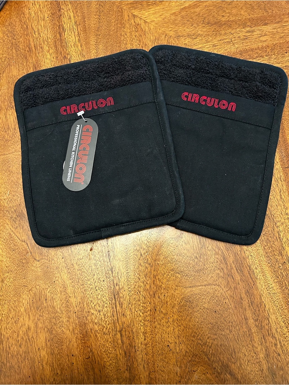 NWT Circulon Black Red Set Of 2 Pot Holders Hot Pads Kitchen Cooking Accessory